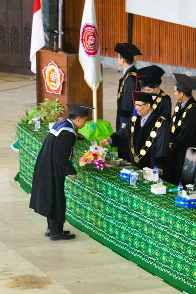 Beiktatás Diplomaosztón Érettségi Ceremónia Ázsiában Dél Kalimantan Indonézia 2014 November — Stock Fotó