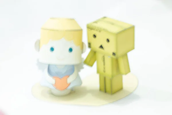 Danbo ve Aşk Tanrısı 'nın soyut arkaplanı birlikte çözüldü. Sevgililer Günü için kopyalama alanı, hayat alıntıları ve din. 