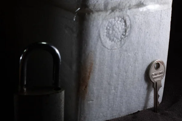 Anahtarı Asma Kilidin Orada Bırakmış Hayat Başarı Hayat Yolu Ilişkiler — Stok fotoğraf