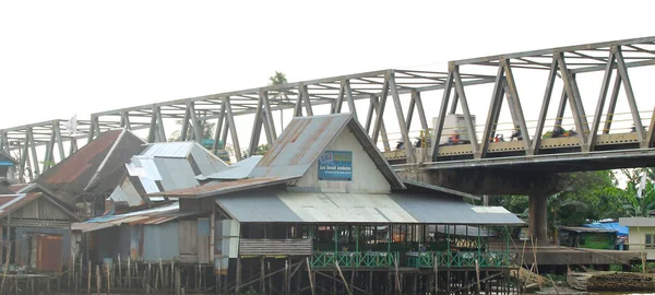 Warung Soto Bawah Jembatan Lugar Para Comer Sob Ponte Wasaka — Fotografia de Stock