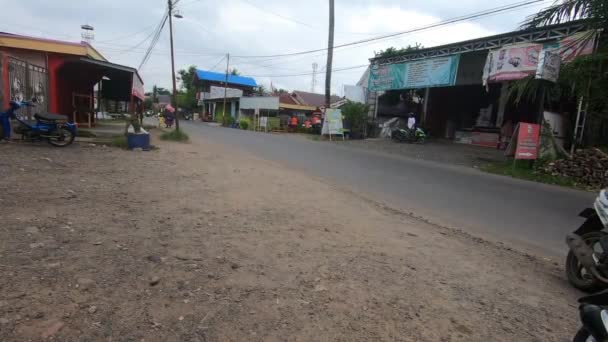 Közlekedés Emberek Nyüzsgése Autópálya Vagy Közút Videofelvétel Amuntai Hulu Sungai — Stock videók