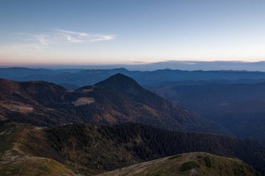 Karadağ sırtı Karpatlar 'ın sonbaharında