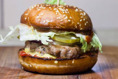 Sebzeli hamburger.
