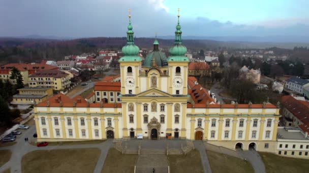 Bazilika Minora Návštěva Panny Marie Svatu Kopeku Olomouci Kopcovitém Schodišti — Stock video