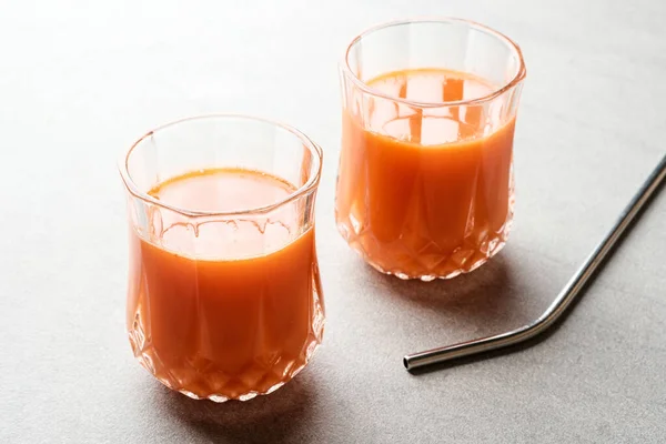Ein Glas Frischen Karottensaft Sehr Gut Für Die Gesundheit Unscharfer — Stockfoto