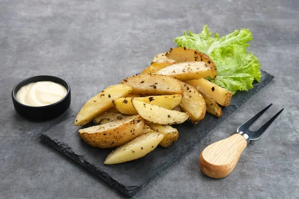 Roasted Potato Wedges Rosemary Herbs Served Mayonnaise Sauce — Stock Photo, Image