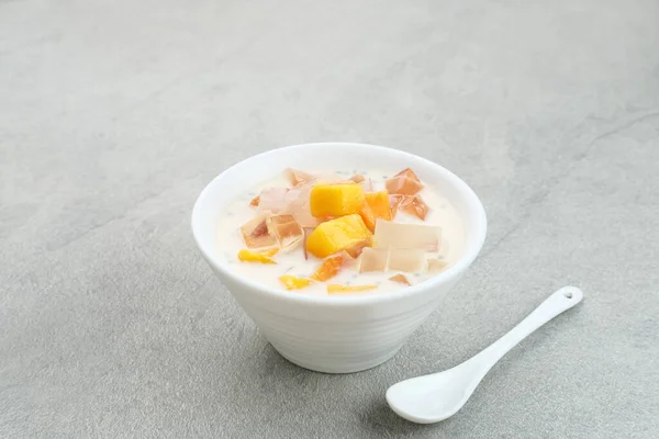 Mango Cheese Milk Ein Dessert Aus Gelee Nata Coco Basilikum — Stockfoto