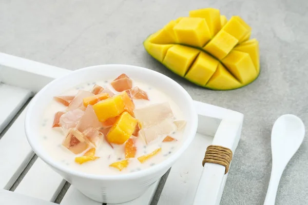 Mango Cheese Milk Dessert Made Jelly Nata Coco Basil Seed — Foto Stock