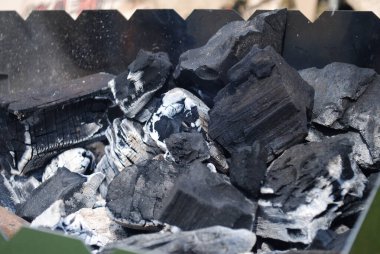 Kömürler ızgarada
