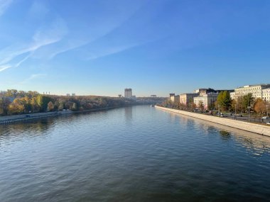 Sonbaharda Moskova nehri