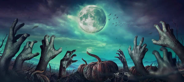 Zombie Mano Levantándose Noche Halloween Oscuro — Foto de Stock