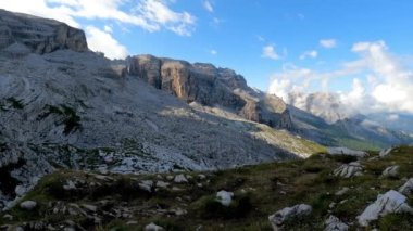 Dolomitlerdeki Alp manzarası - Tuckett İtalya - 5K