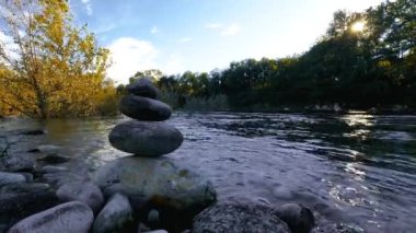 Sunset 'te nehir manzarası - 5K