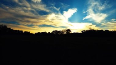  Hiperlapse - Cascina Elisa 'da Sunset Manzarası