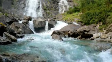 Nardis Şelaleleri 'ndeki Alp Manzarası - 5K