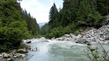 Hava Aracı - Dolomitlerin Sonbahar Panoraması
