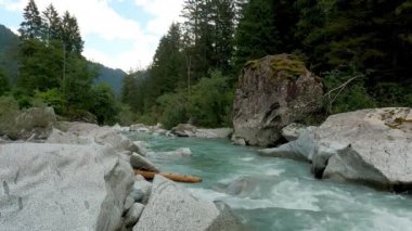 Dolomitlerde Yaz Manzarası - 5K