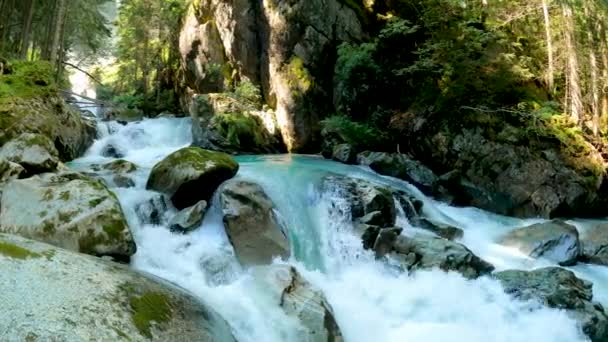 Alpina Landskap Lares Falls — Stockvideo