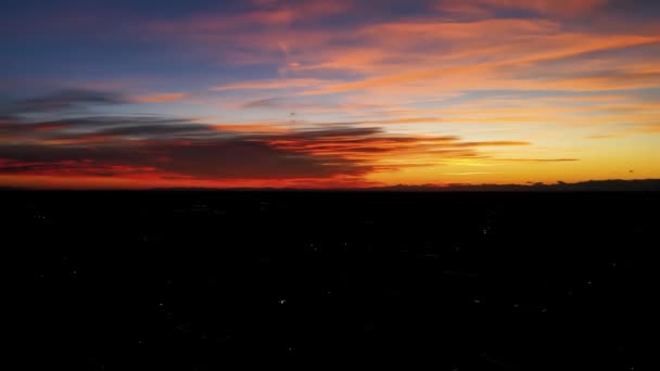 Εναέρια Drone Ηλιοβασίλεμα Πάνω Από Την Πόλη — Αρχείο Βίντεο