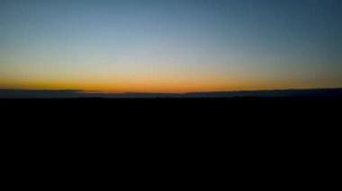 Hava Aracı - Ormandaki Günbatımında Manzara