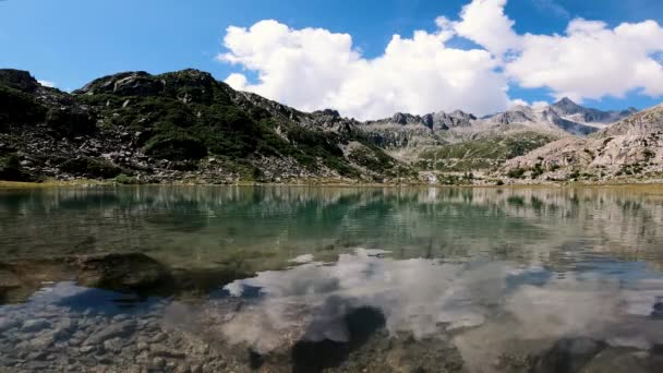 Озеро Кортелло Озеро Джильо Италия — стоковое видео