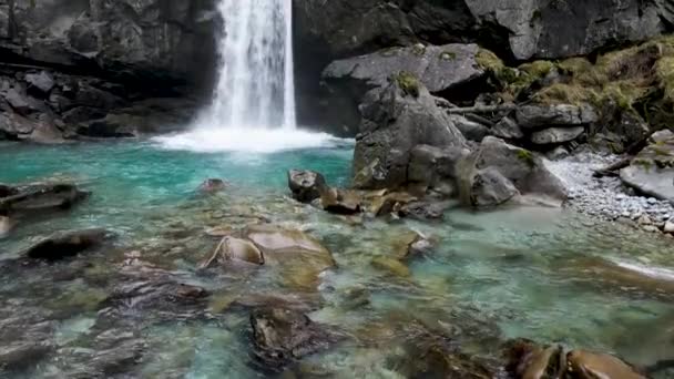 Повітряний Дрон Захопливий Пейзаж Водоспаду Casina Muta — стокове відео
