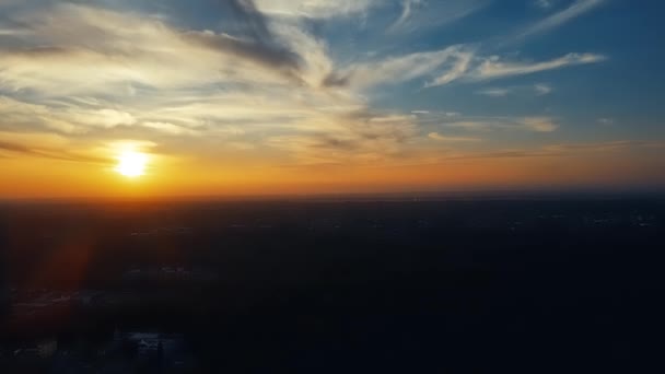 Letecký Letoun Zimní Krajina Při Západu Slunce Nad Městem — Stock video