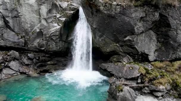Herbstlandschaft Den Casina Muta Wasserfällen — Stockvideo
