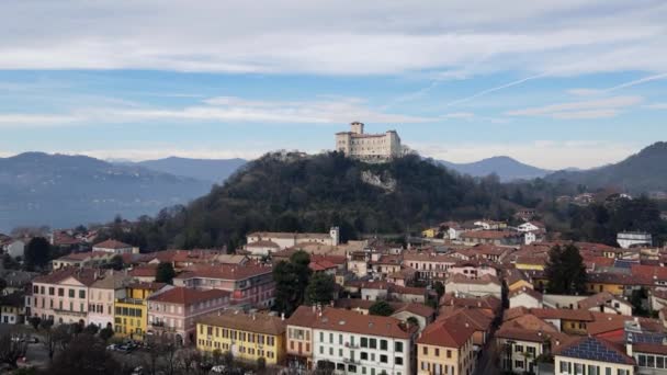 Drone Aéreo Paisaje Invierno Rocca Angera Italia — Vídeo de stock