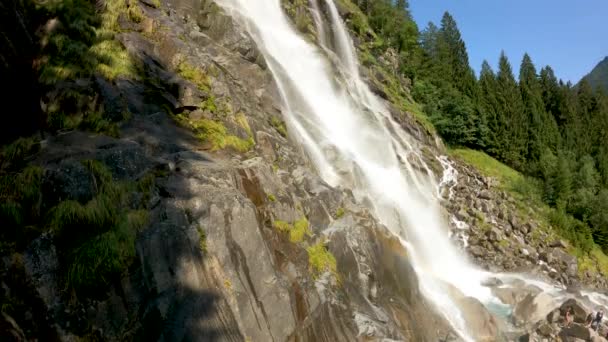 Alpenlandschap Nardis Watervallen — Stockvideo