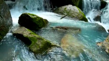  Bir Torrentin Alp Manzarası - 5K