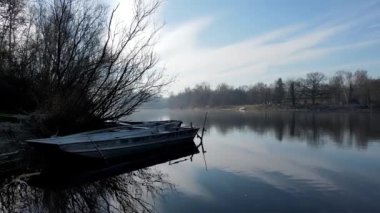 Hava Aracı - Şafakta Nehirde Kış Manzarası