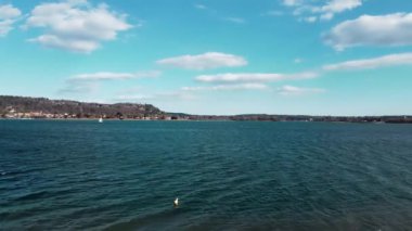 Hava Aracı - Maggiore Gölü üzerindeki kış manzarası