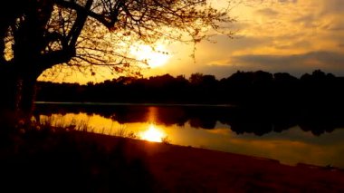 Bahar manzarası Sunset on the River - 5K