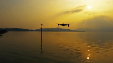 Sunset on the Lake 'de Hava Drone ile manzara - 5K