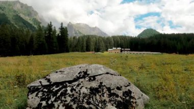 Dolomitlerdeki Alp manzarası - 5K