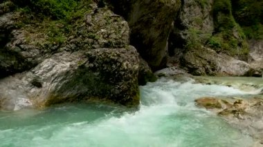 Dolomitlerde Alp Akıntılı Manzara - 5K