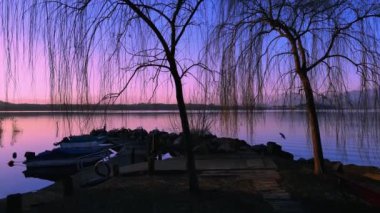 Hava Aracı - Varese Gölü üzerinde Görkemli Günbatımı