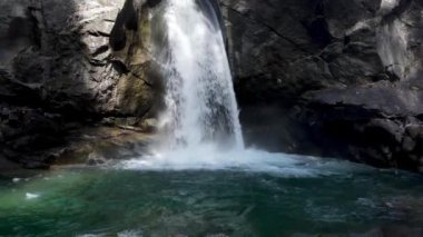  Hava Aracı - Casina Muta Şelaleleri 'nin Dolomite manzarası