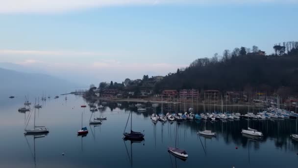 Drone Aéreo Paisagem Lago Primeira Luz Amanhecer — Vídeo de Stock