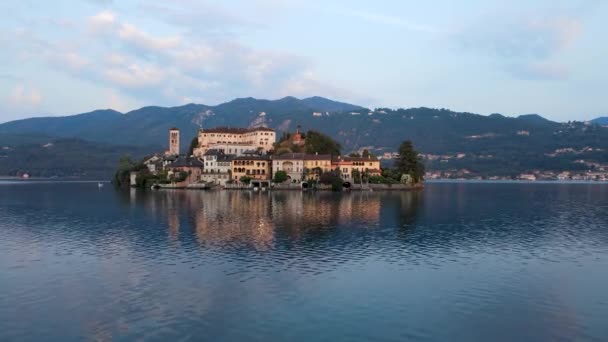 Aerial Drone Spectacular Morning Landscape Island San Giulio Lake Orta — Αρχείο Βίντεο