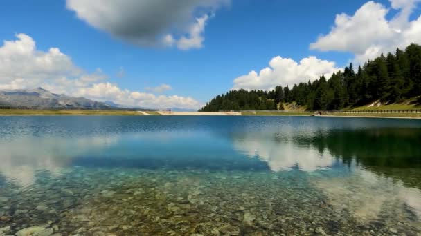 ドロマイト湖のアルパイン風景 — ストック動画