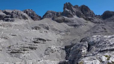 Hava Aracı - İtalyan Dolomitlerinde Alp manzarası