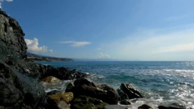  İtalyan sahillerinde deniz manzarası - 5K