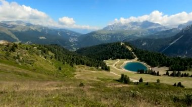 Dolomitlerdeki Alp manzarası - 5K.