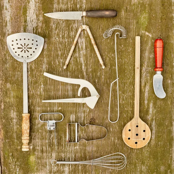 Old Kitchen Implements Wooden Surface — 图库照片