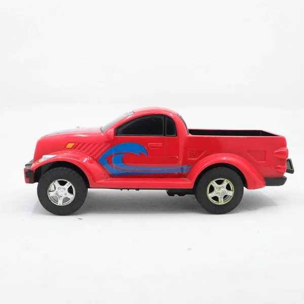 Vista Lateral Brinquedo Caminhão Pickup Vermelho Isolado Fundo Branco — Fotografia de Stock
