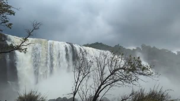 Closeup Large Beautiful Waterfalls Flowing Strong Hard Scary Rainclouds Rainy — Stock Video