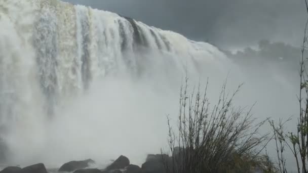 Closeup Large Beautiful Waterfalls Flowing Strong Hard Scary Rainclouds Rainy — Stock Video