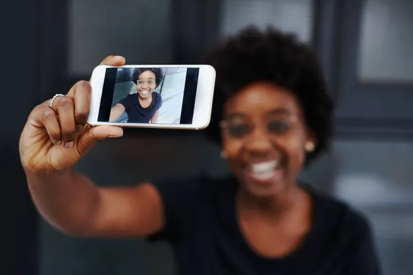 Det finns alltid tid för en selfie — Stockfoto